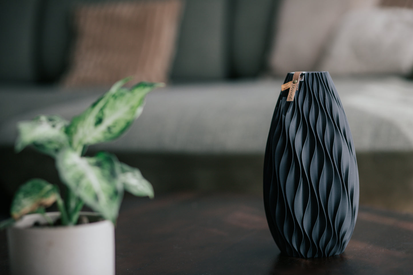 #3 Ondina – Organische Designvase mit NFC & stabilem Stand