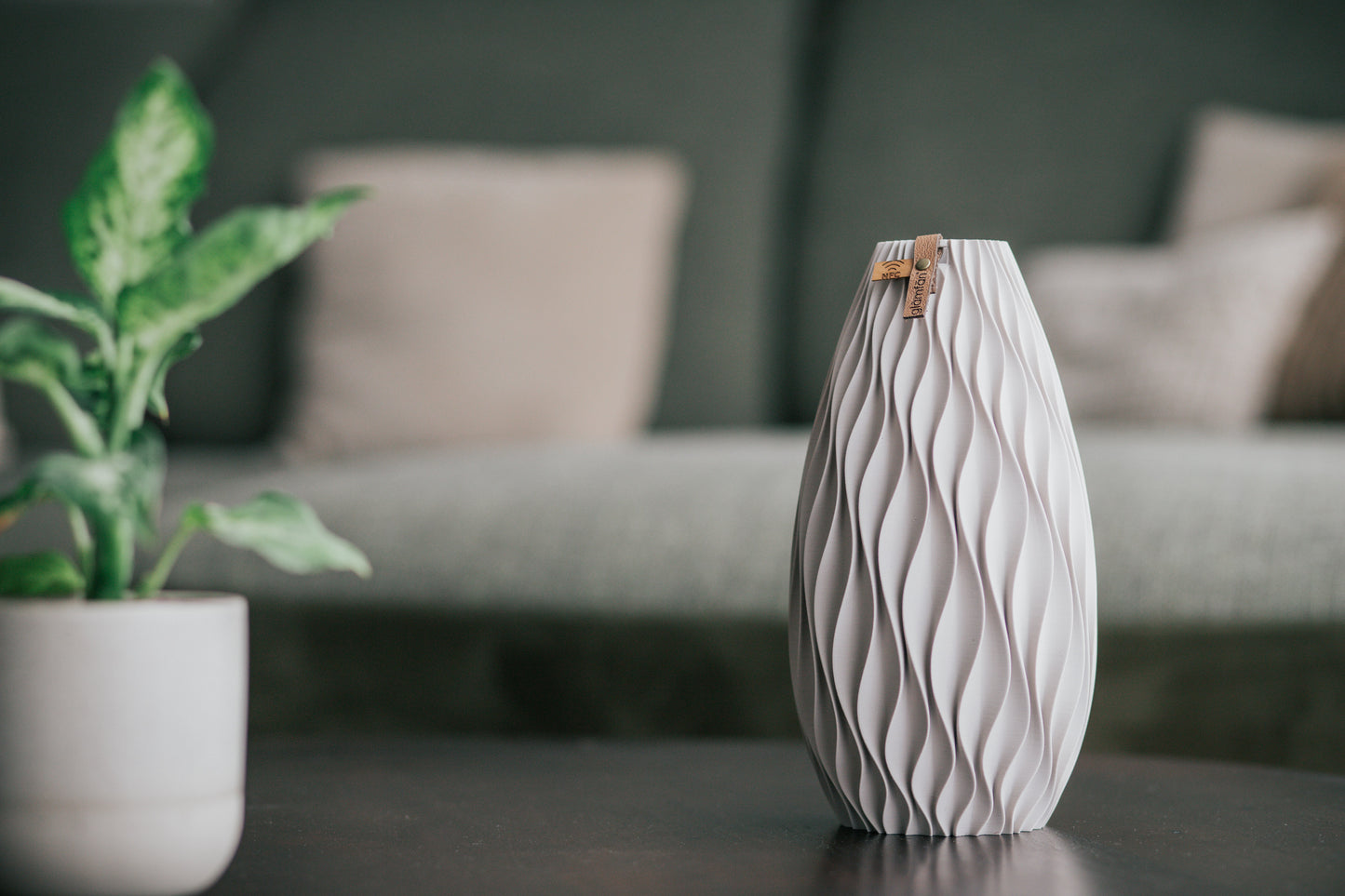 #3 Ondina – Organische Designvase mit NFC & stabilem Stand