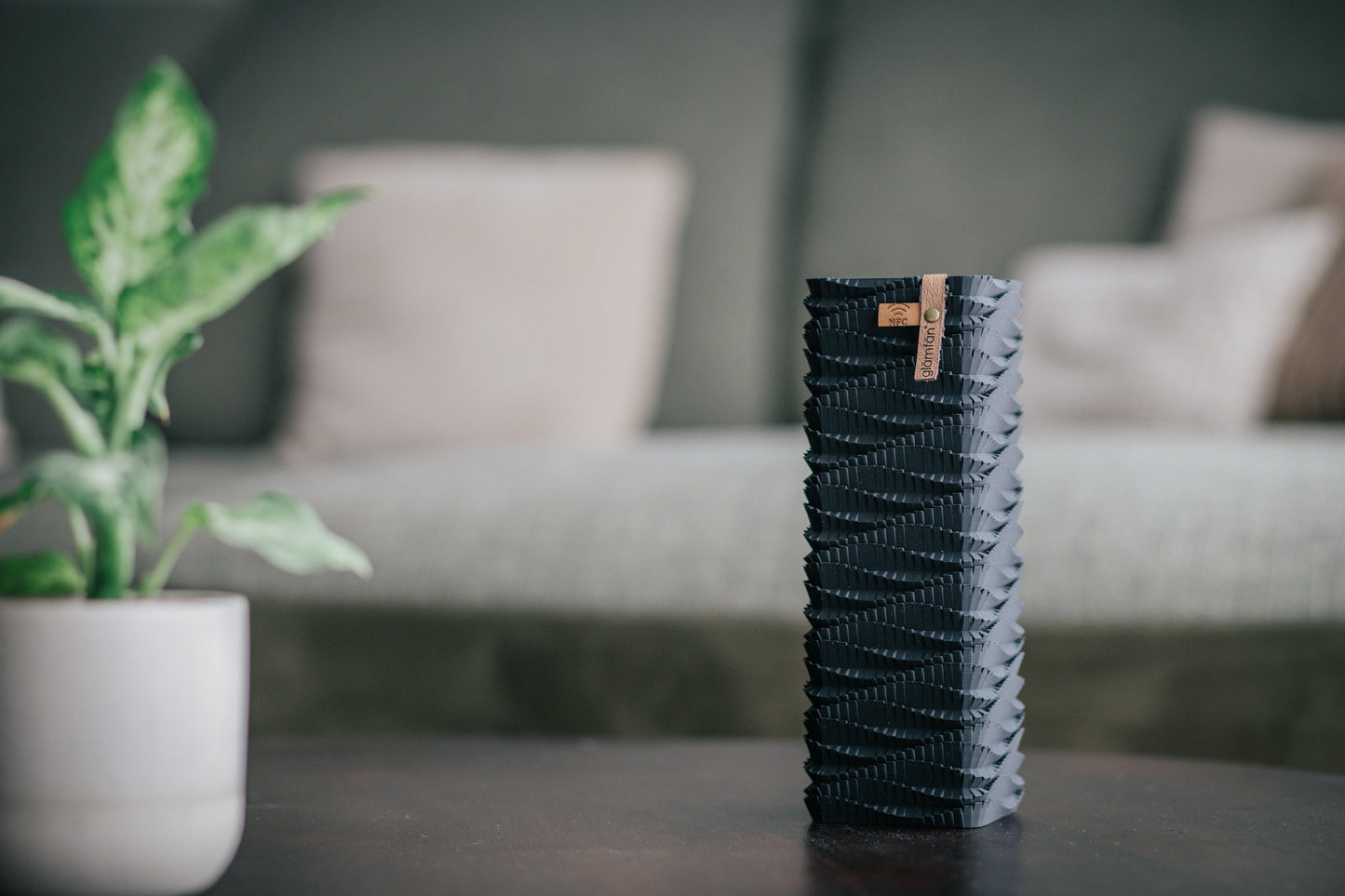 #4 Palazzo – Extravagante Designvase mit NFC & stabilem Stand